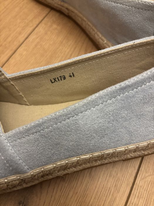 nowe niebieskie skorzane espadryle