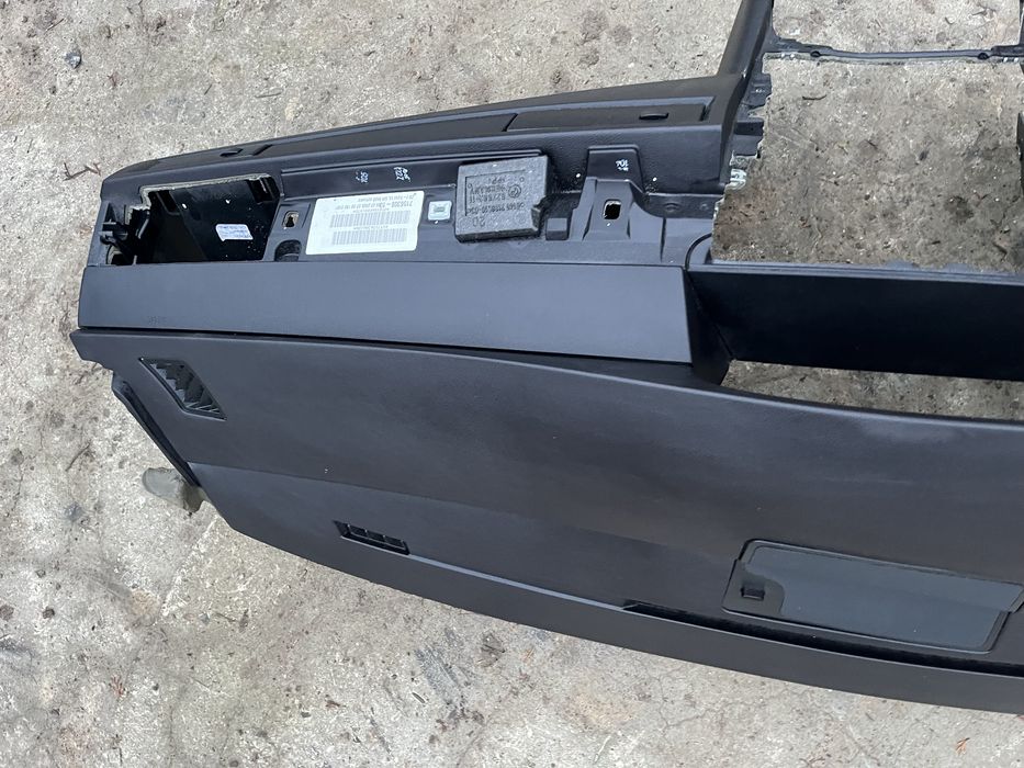 Deska rozdzielcza kokpit bmw e60 e61 head-up cupholdery czarna