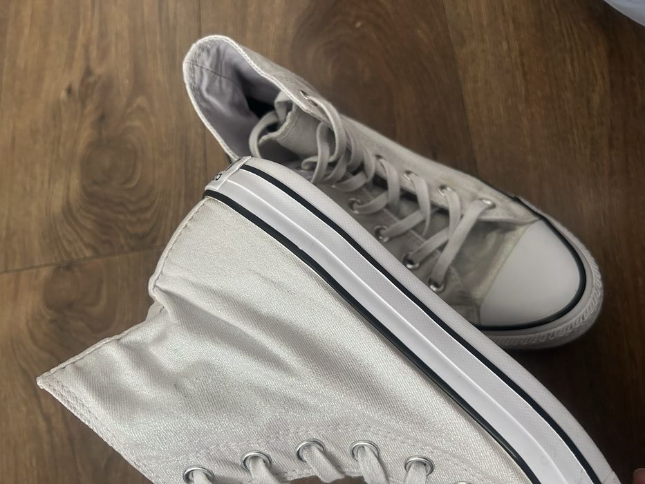 Błyszczące trampki za kostke Converse 37,5