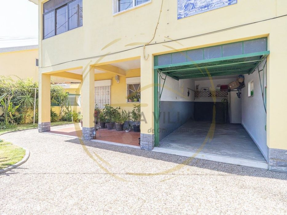 Moradia isolada T4 + T3 com garagem - Porto Salvo, Oeiras - 519.000€
