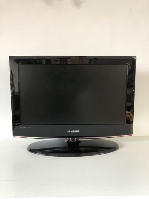 Monitor Iiyama Prolite E2008HDS-B1 przekątna 20"