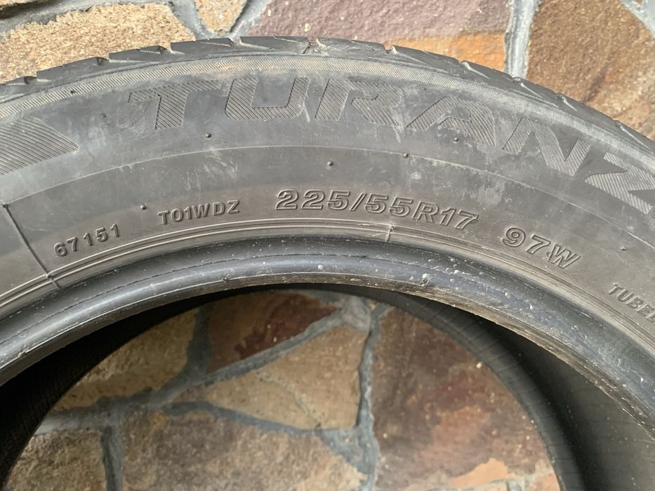 Шини r17 225/55 комплект шин літо BRIDGESTONE