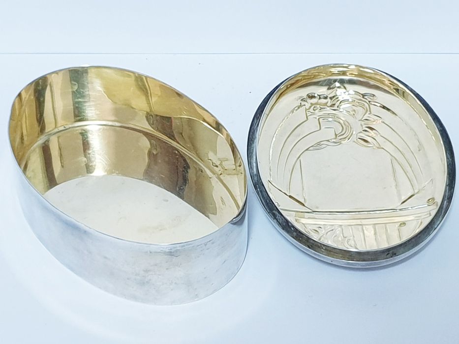 Fantástica antiga caixa Arte Deco com banho em prata