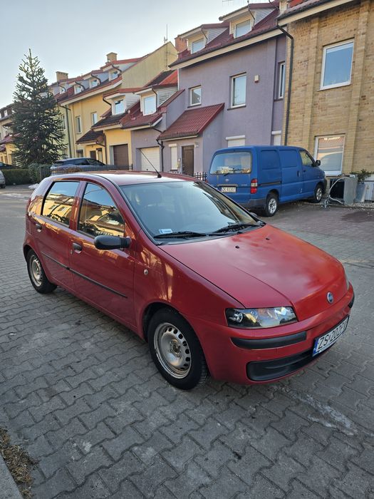 Fiat Punto 1.2 benzyna , klimatyzacja , elekteyka. Maly przebieg.