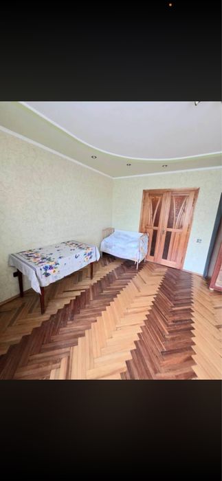 Миколайчука Продаж 3 кімнати