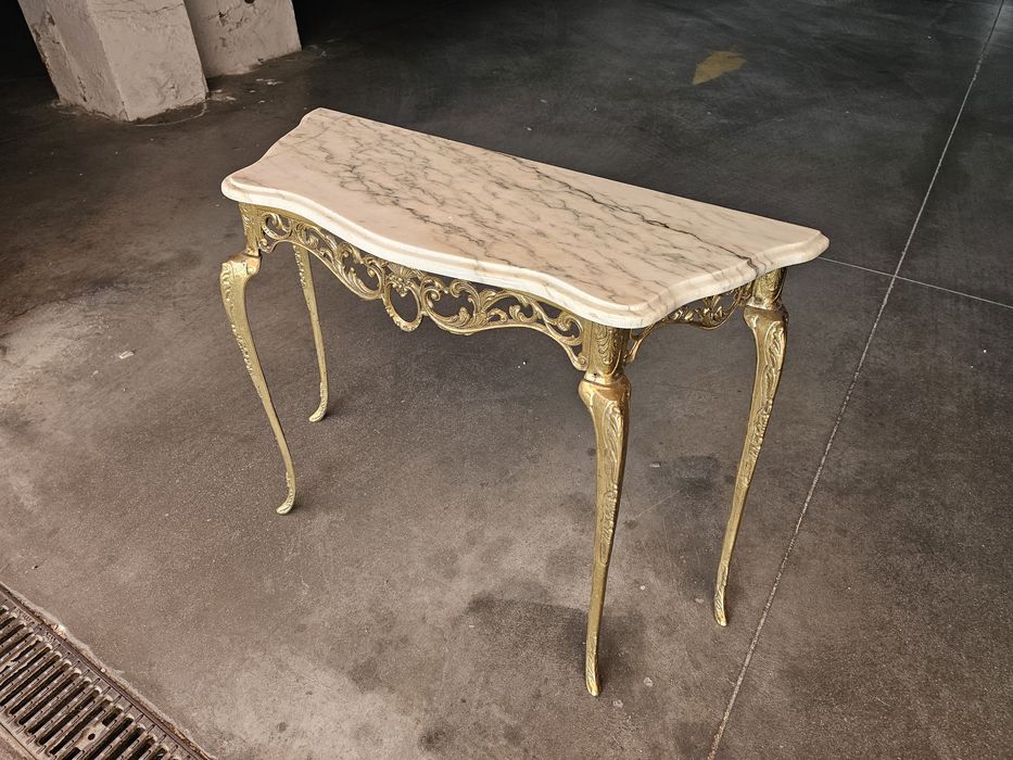 Credência antiga estilo francês