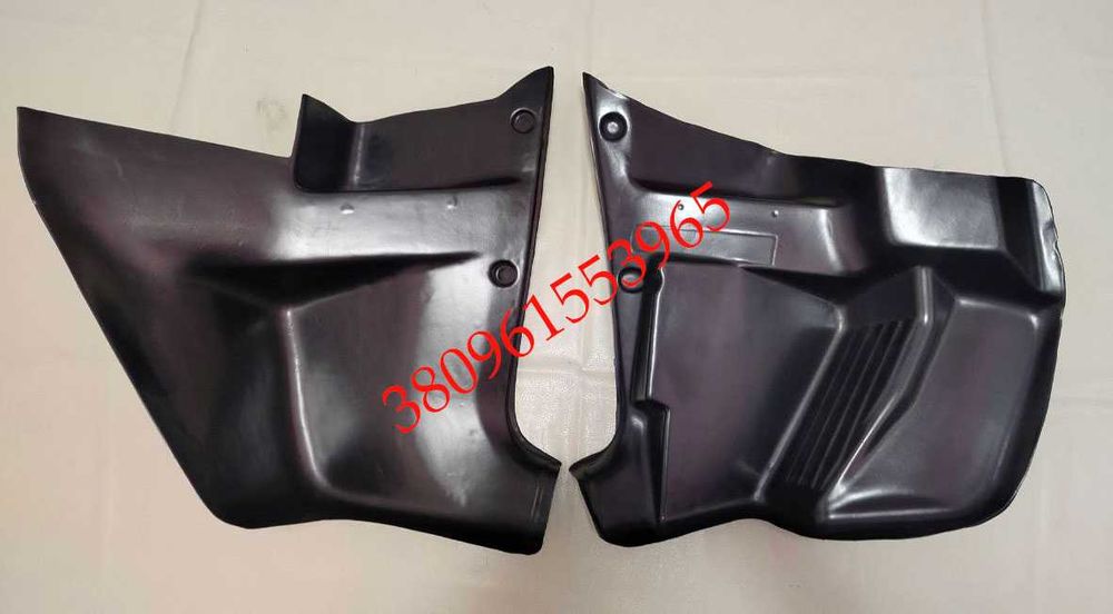 Облицовка передних ног карб/инж (правая,левая) ВАЗ 2121 глянец (новая)