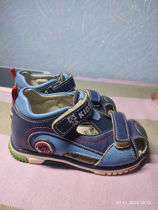 Босоніжки дитячі Світ.т. 25 розмір