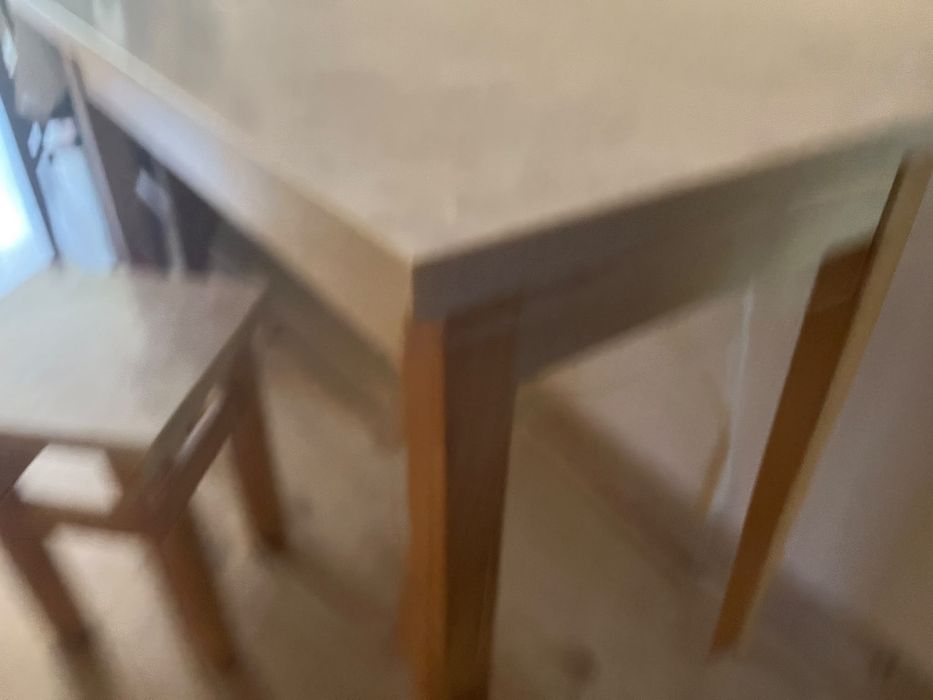 Stół drewniany do kuchnii