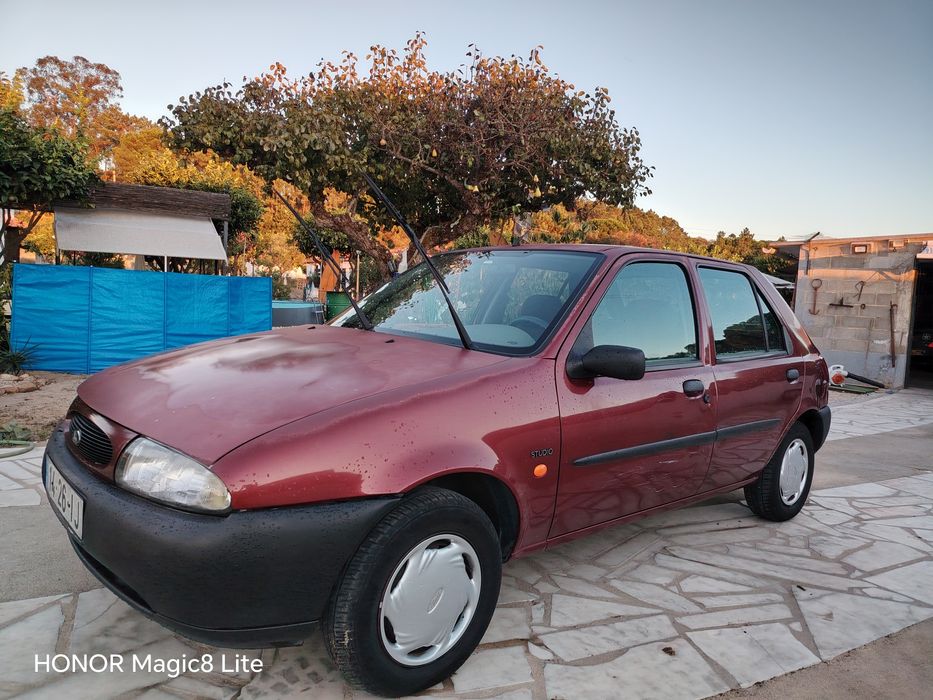 Venda de carro em muito bom estado.