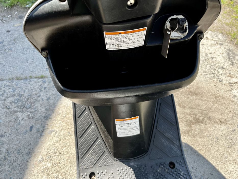 Suzuki Address V100