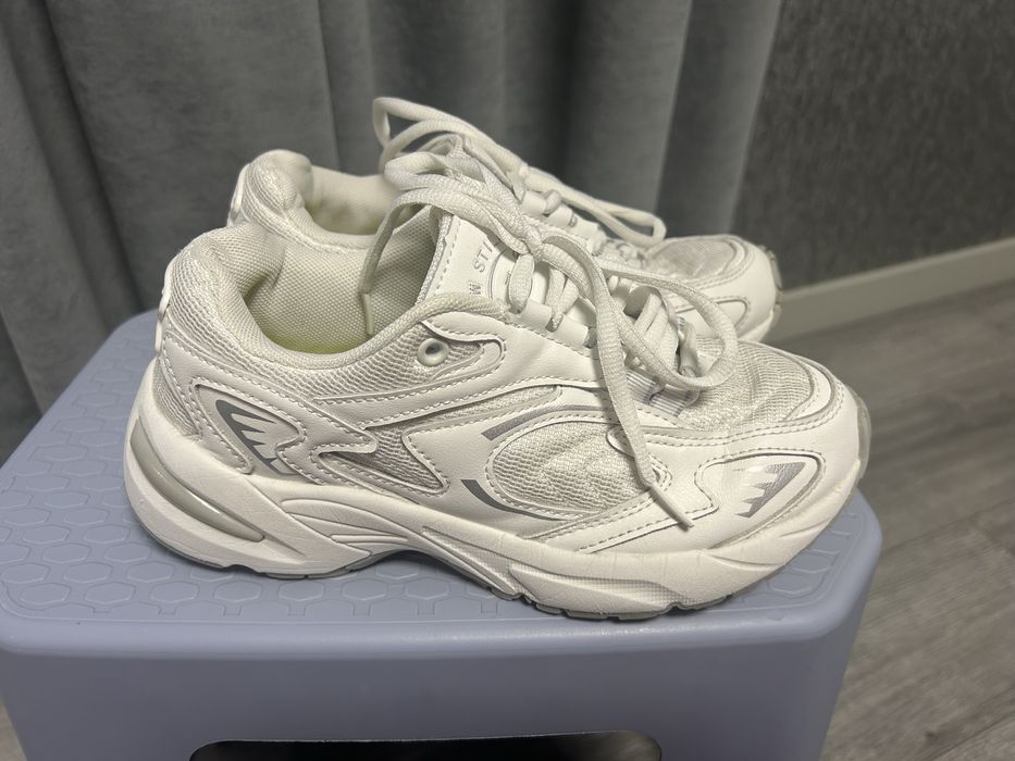 Кросівки 37р(23,5 см устілка)