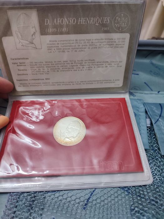 Coleção de moedas e notas antigas e de vários países