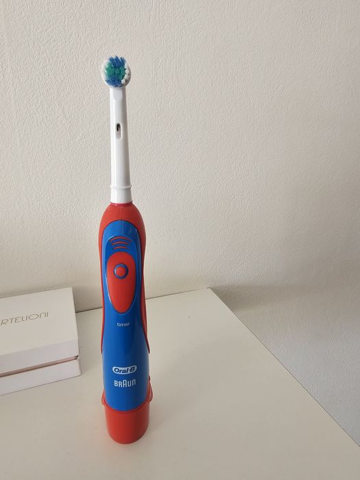 Szczoteczka elektyczna Oral B Braun dla dziecka
