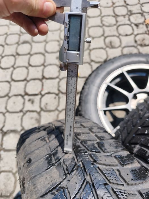 Felgi aluminiowe AUTEC Wizard 16" 5x120 ET35 + opony zimowe Run Flat 205/55 R16 BMW