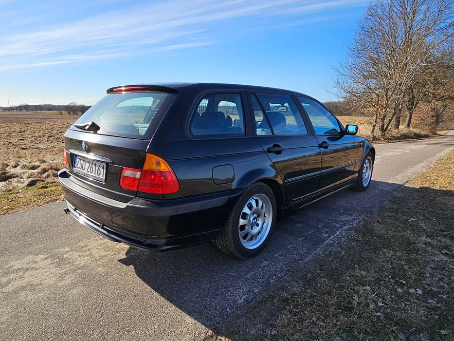 BMW 318i Touring E46