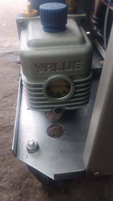 Продам станцию для заправки автокондиционеров smile easy