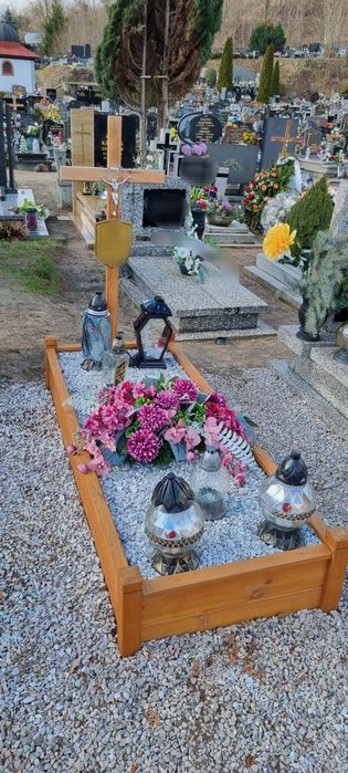 Skrzynka nagrobna (obrzeże  cmentarne, obudowa grobu)