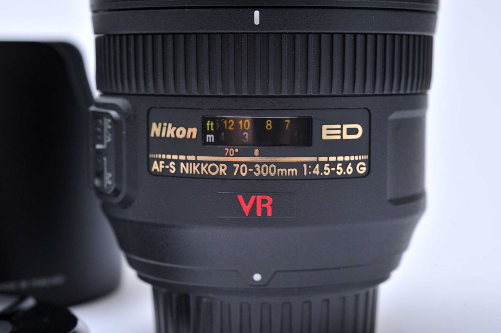 Nikon 70-300 VR 4.5-5.6 ( seminova)