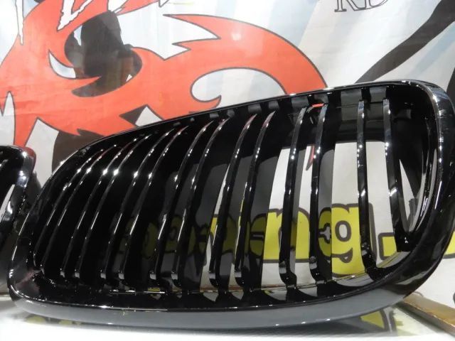 Grelha frontal em preto piano brilhante para BMW X5 E70 2006-2010 M4 look / dupla lâmina em Plastico ABS