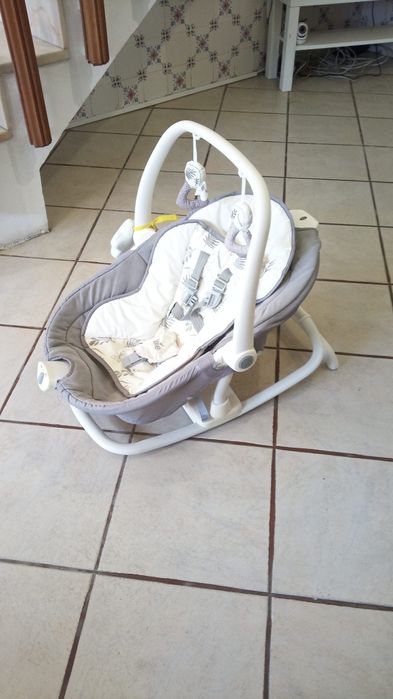 Cadeira relaxar com base que permite movimentos