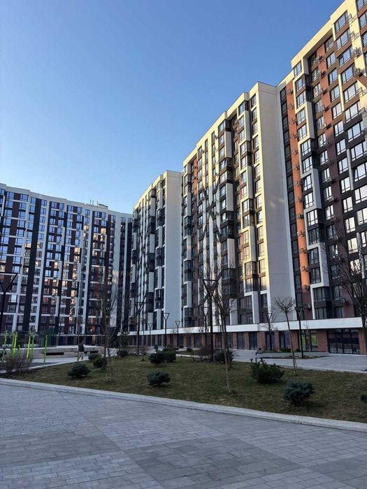 ВИДОВА 2 кім. квартира 74 м2 з кухнею-студією біля ОЗЕРА.