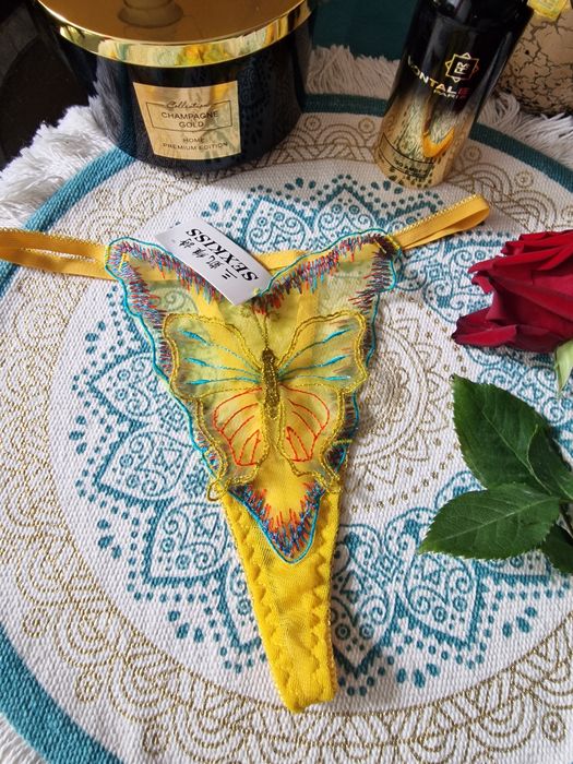 Seksowne koronkowe stringi damskie motylek.