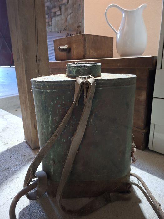 Pulverizador antigo de latão