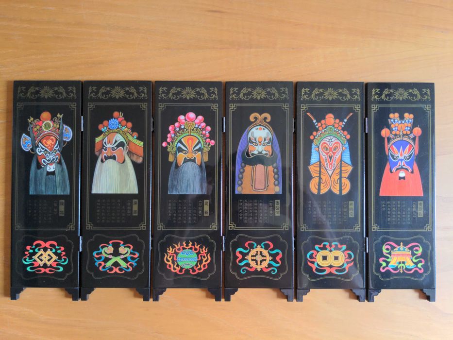 Mini biombo dobrável chinês de 6 painéis decorado com padrões coloridos de maquilhagem da Ópera de Pequim