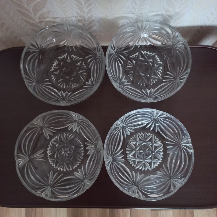 Продам хрустальні салатниці