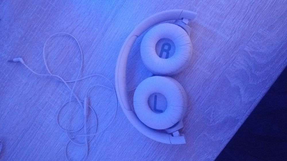 Słuchawki JBL przewodowe