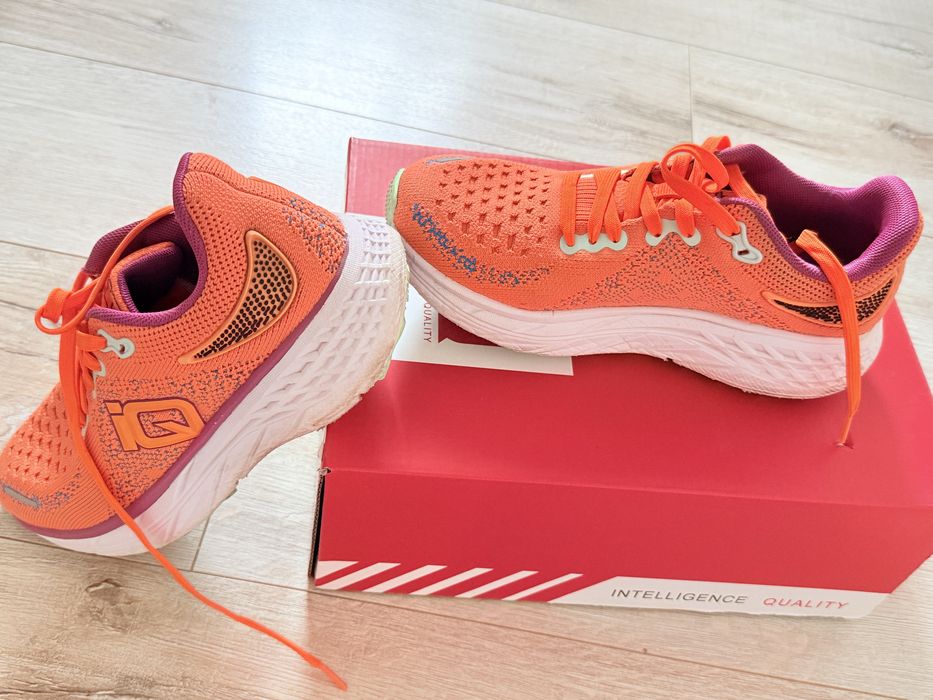 Buty sportowe r. 36