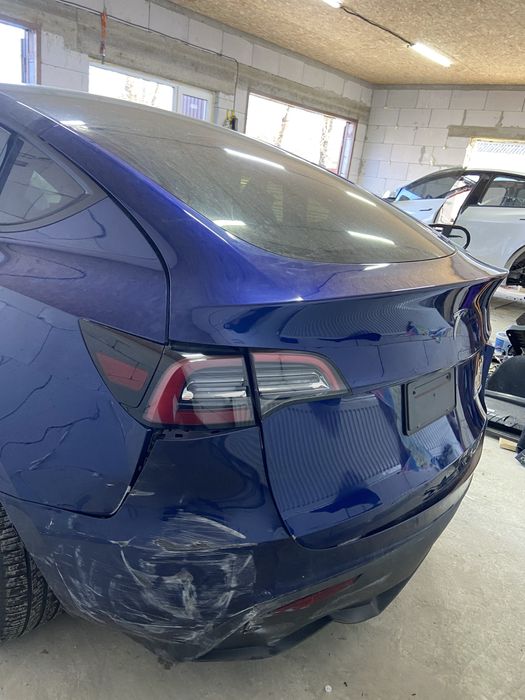 Розбір Tesla MODEL Y 21-24 запчастини