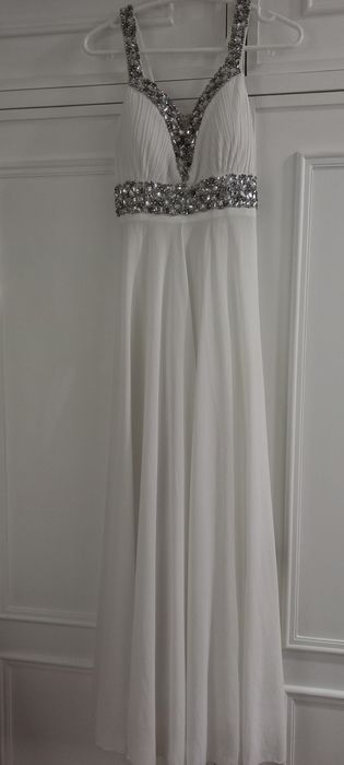 Vestido de cerimónia branco com pedras