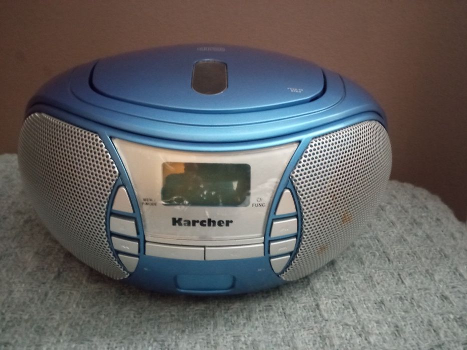 Radio   CD  Kaseta AUX.