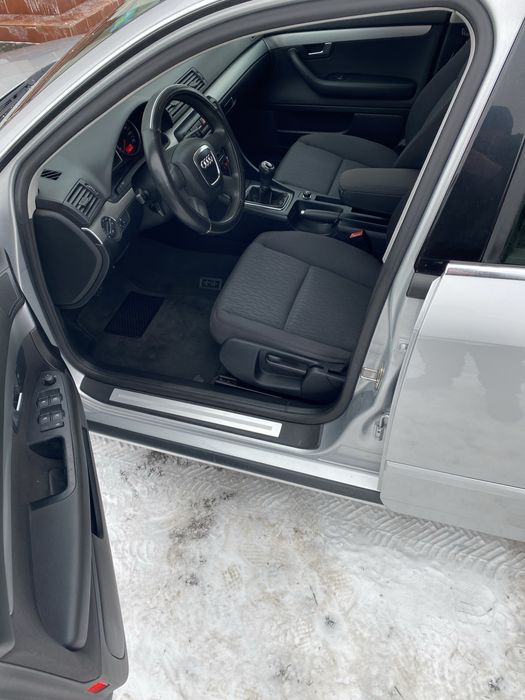 Audi  a4 b7  1.6 mрі бензин 2008р