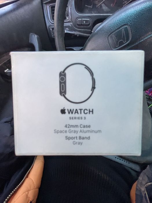 Продам apple watch series 3 42mm
