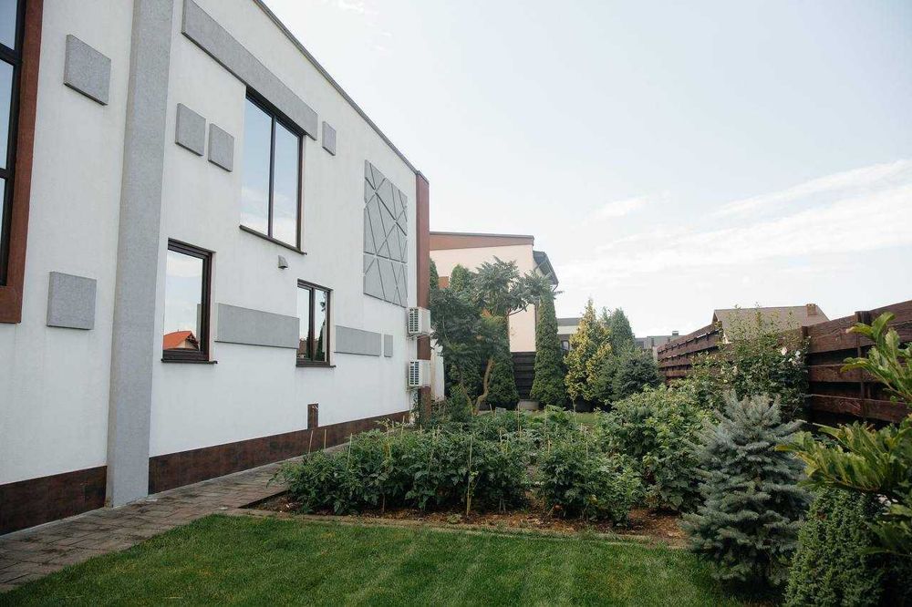 Продаєтсья преміум high-tech будинок з власним бункером/Заходь і живи