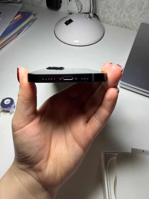 IPhone 13 ПРОДАМ срочно!