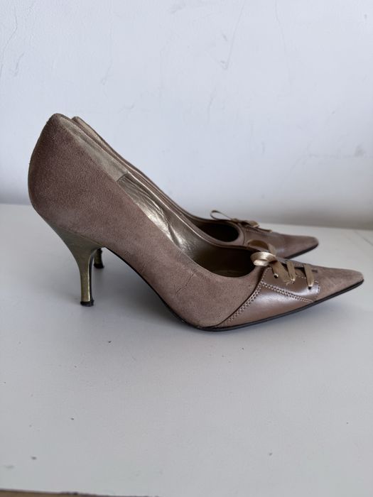 Sapatos em pele