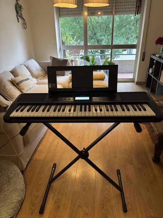 Teclado Yamaha PSR-E383