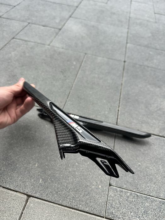 жабри BMW M5 F90 карбон накладки в передні крила для бмв М5 Carbon