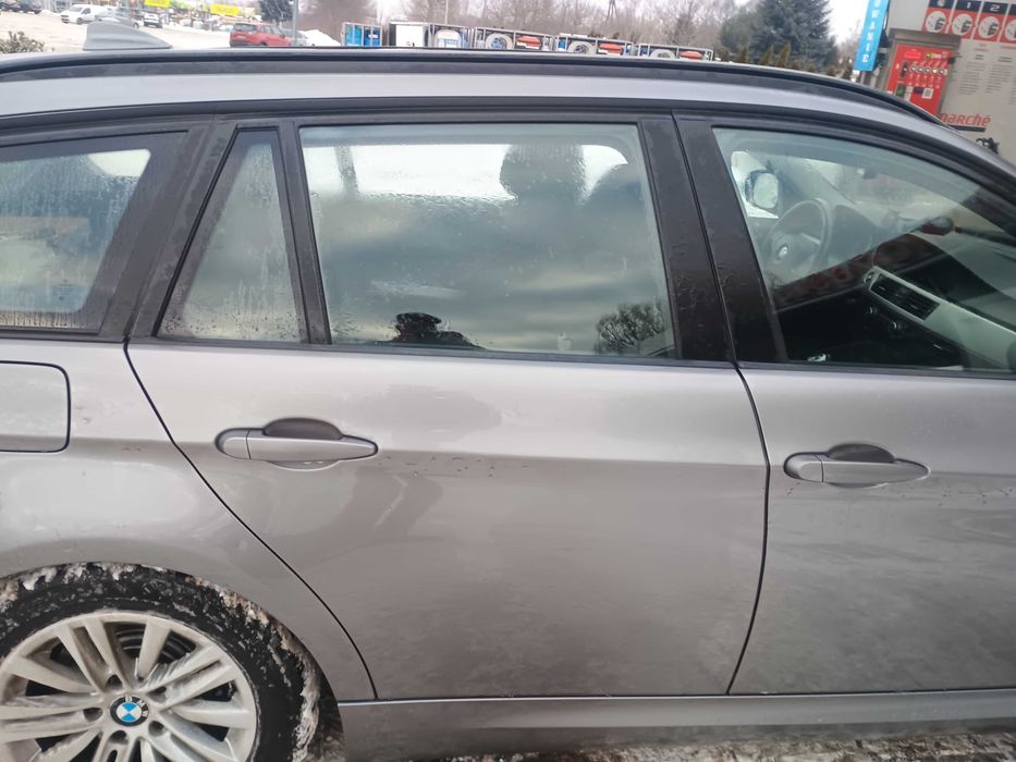 Prawe tylne drzwi BMW e91 lift 2010r szare spacegrau Kompletne Ładne