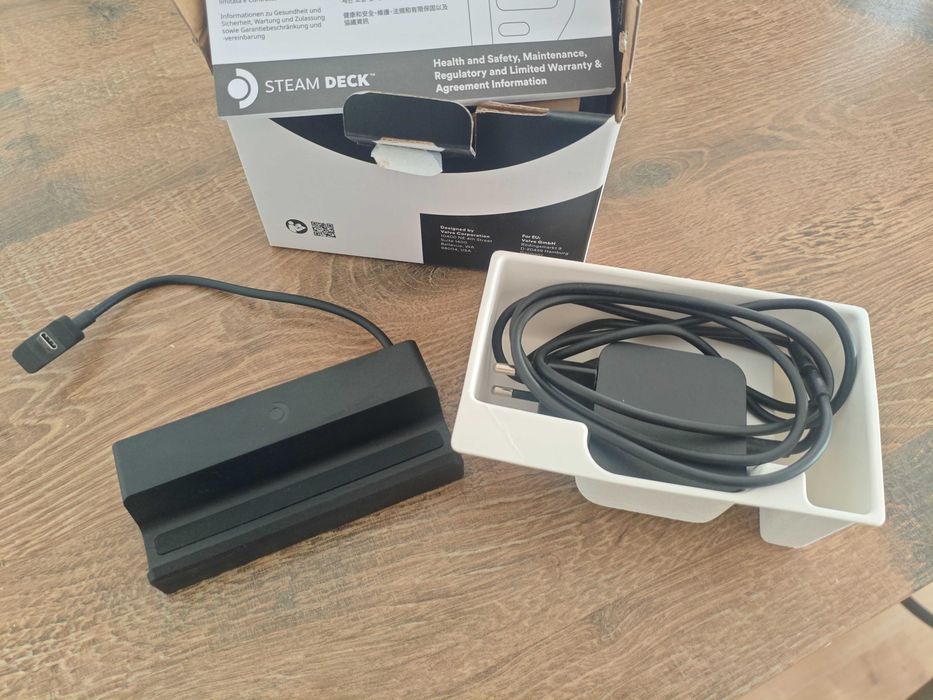 Steam Deck Dock (com cabo de alimentação/carregador)