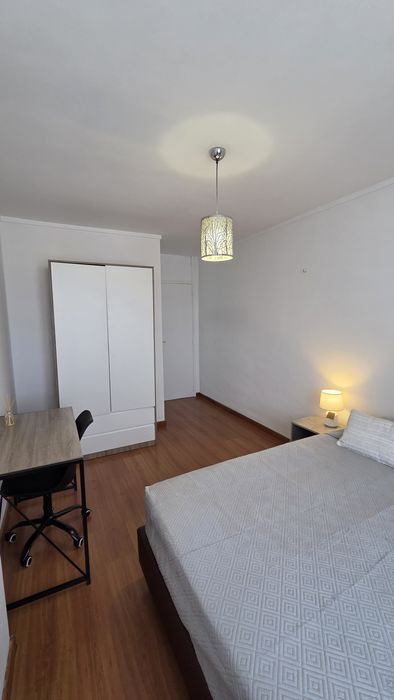 Quarto  confortável e espaçoso PARA CASAL  em Monte A