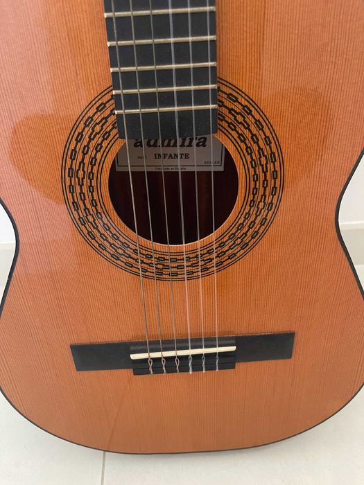 Guitarra Clássica Admira  1/2 (criança)