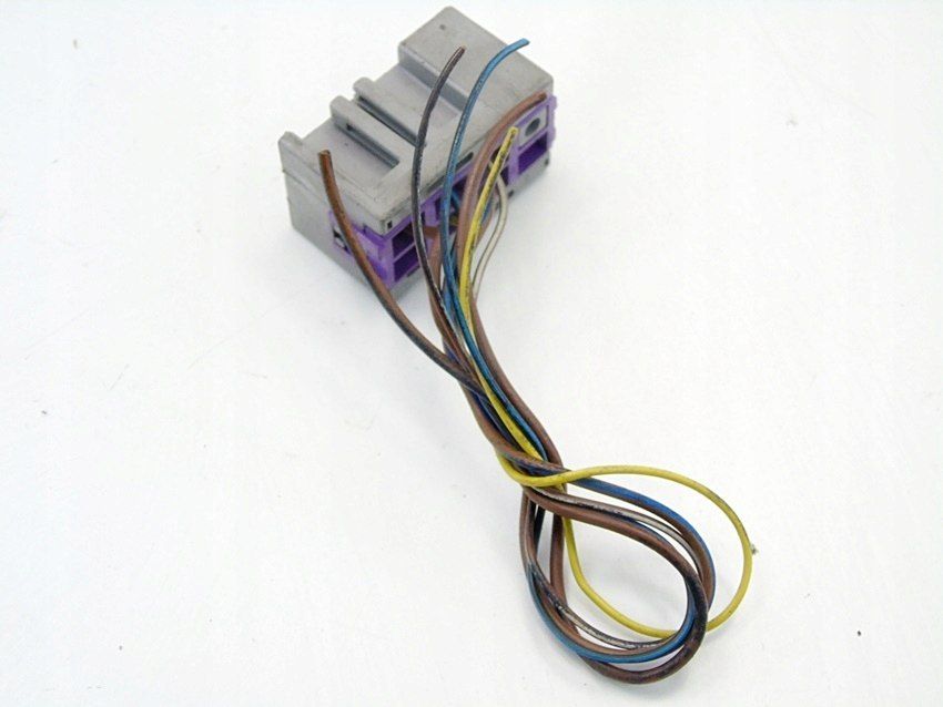 Wtyczka Kostka Instalacji Audi 80 B4 B3 100 C4 90