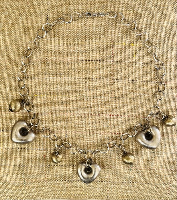 Колье серебрянное.