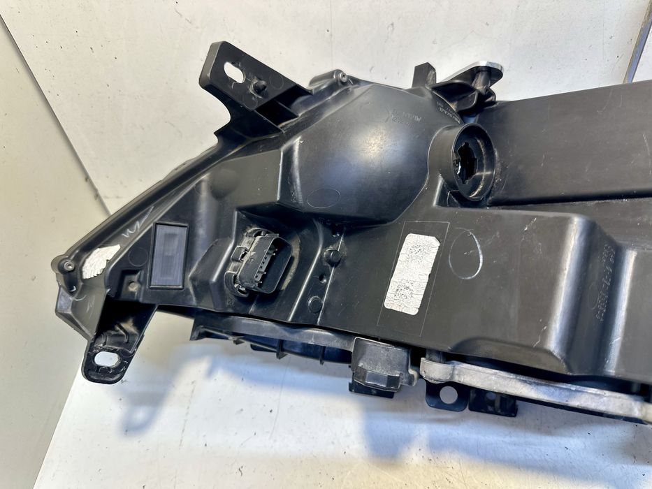 Фара правая Lincoln MKC 2015 2016 2017 2018 2019 USA xenon