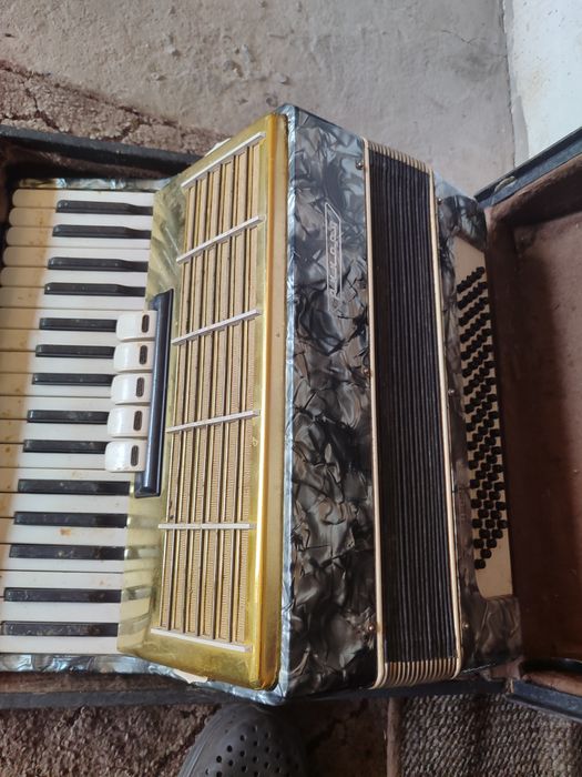 Продам  Акордион